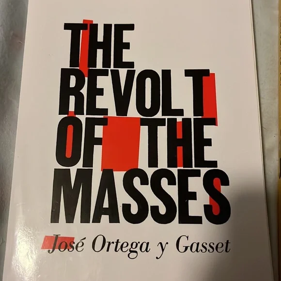 6 Paperback Books! - Picture 4 of 7